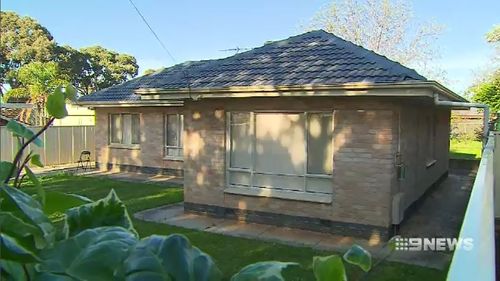 Detectives in Adelaide are hunting for a gang of at least three killers over the suspicious death of a man at his Para Vista home.