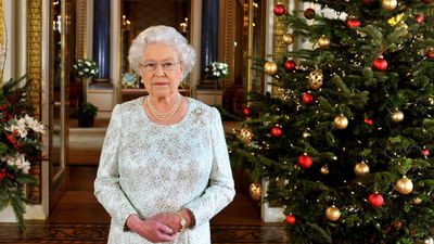 Royals do Christmas - The Queen's first Christmas trees go up