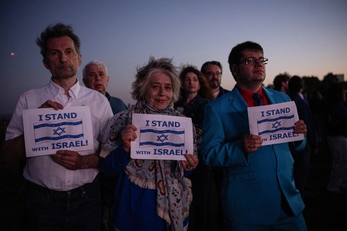 People gather for a Jewish vigil in Support of Israel at Rodney Reserve in Dover Heights on October 11, 2023.