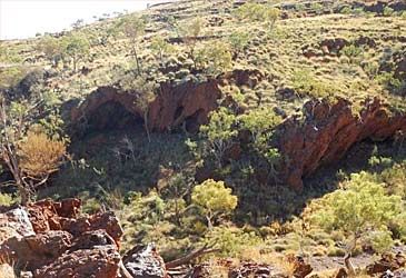 Which company blasted a 46,000-year-old sacred Aboriginal site to expand a mine in 2020?
