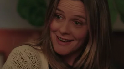'Clueless' star Alicia Silverstone plays an older version of Julie.