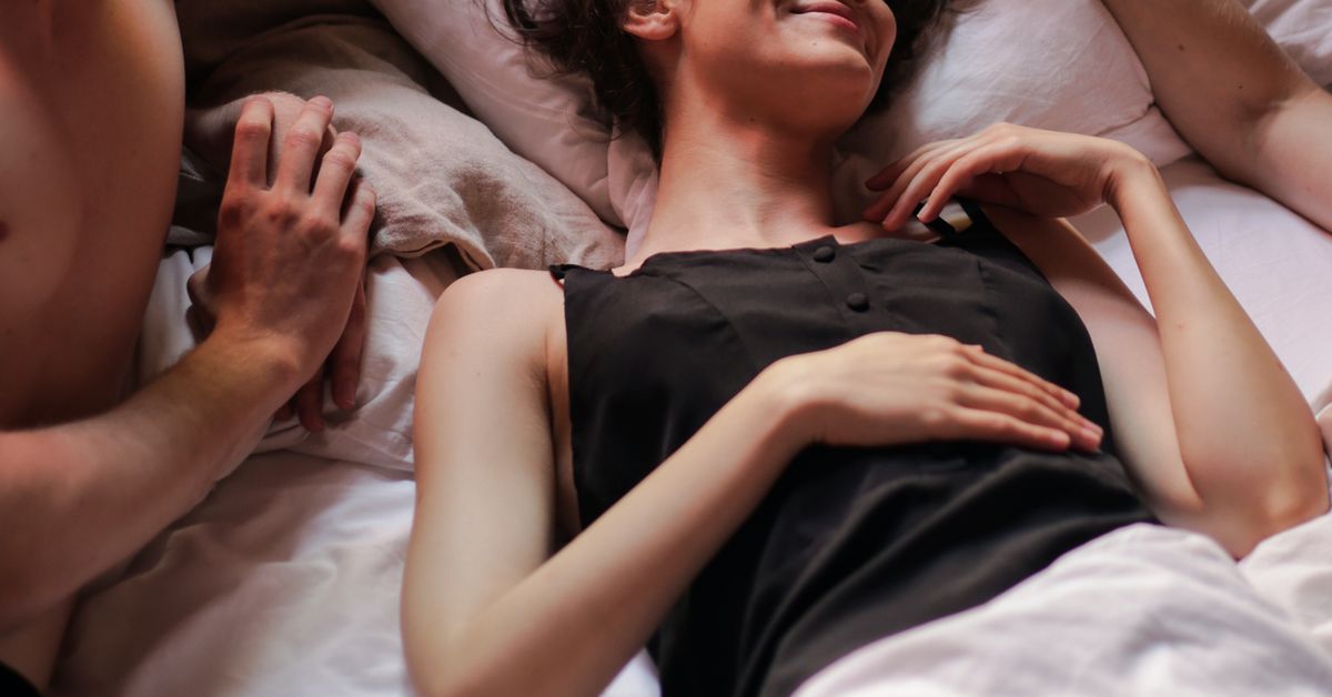 What having a threesome is actually like | Unsealed Section - 9Honey