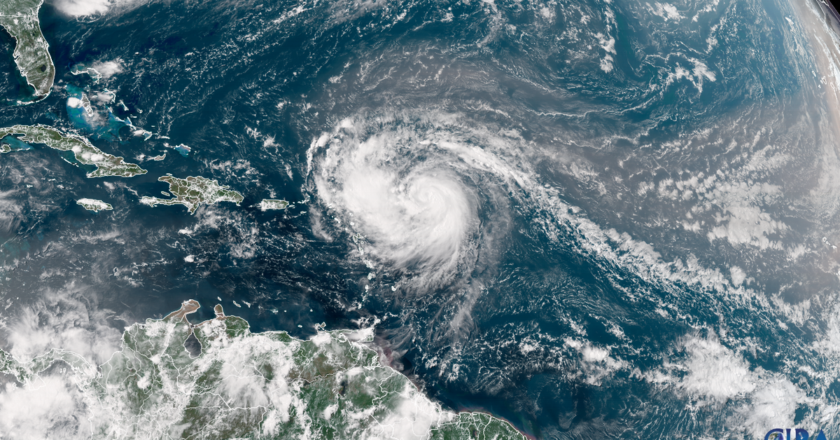 Rare, rapidly-developing Hurricane Erin intensifies into Category 5 storm