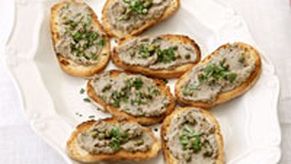 Toasts with chicken livers