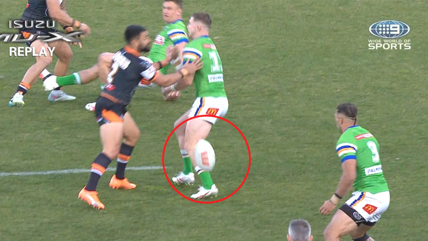 LIVE: Tigers cruelled by controversial try in thriller