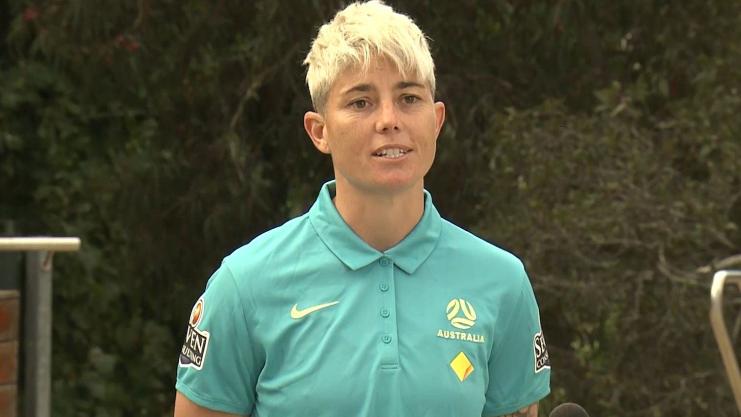 Matildas coach Tony Gustavsson calls up 35-year-old who retired five years ago to replace injured Sam Kerr