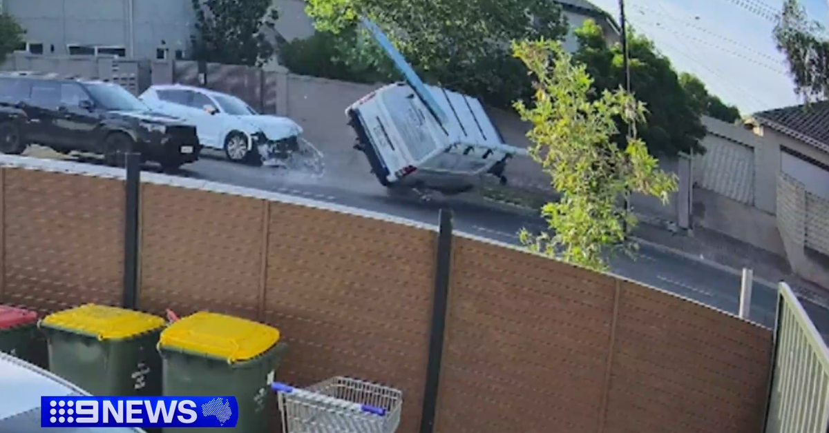 Driver walks away from chaotic peak-hour crash in Adelaide