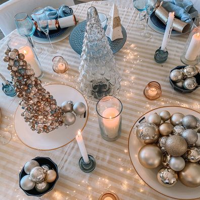 Christmas tablescapes table settings styling tips