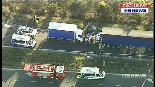 The couple from Kinglake were trapped inside the wreck for more than 45 minutes. (9NEWS)