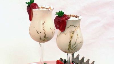 18.)&nbsp;<a href="https://kitchen.nine.com.au/2016/05/17/12/50/toblerone-cocktail" target="_top">Toblerone cocktail</a>
