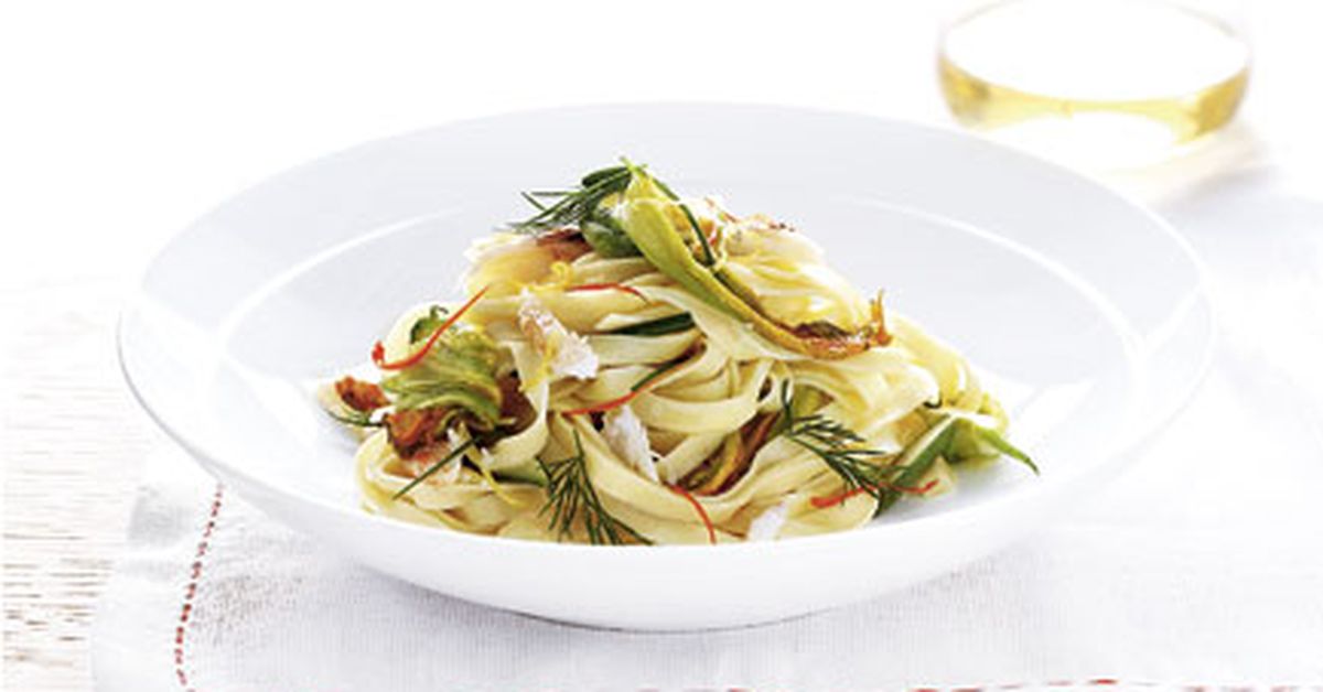 Zucchini flower, dill and crab linguine - 9Kitchen