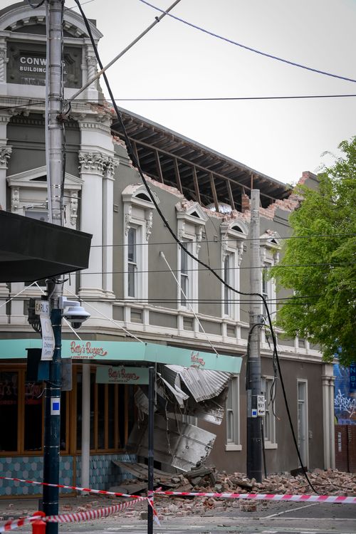 A damaged building on Chapel Street caused by an earthquake this morning. 22 September 2021. The Age News. Photo: Eddie Jim.