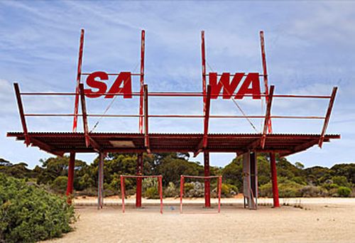 Shelter on South Australia-Western Australia border (Getty)