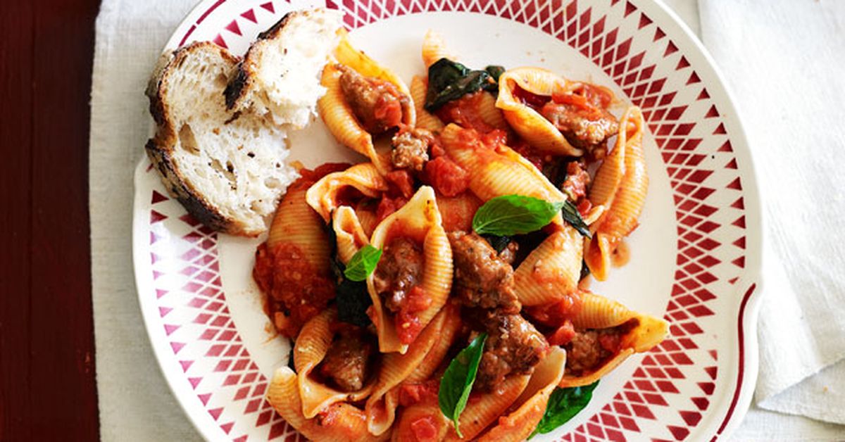 Pasta with Italian sausage - 9Kitchen