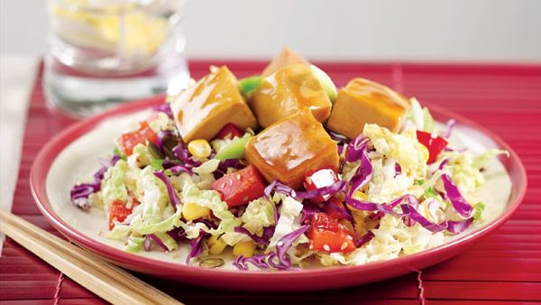 Tofu and red cabbage salad