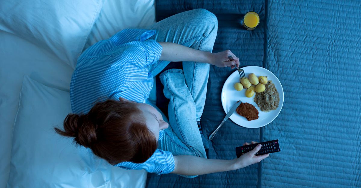 Mind The Midnight Munchies: 5 Shocking Side-Effects Of Eating Late