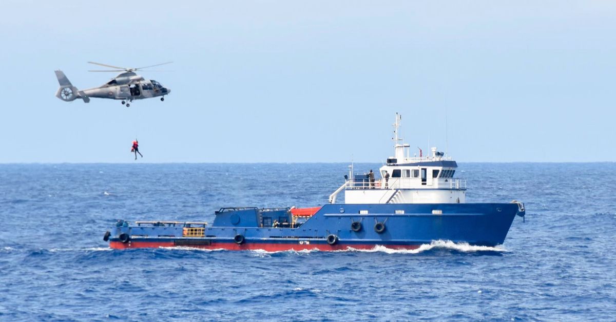 Billion-dollar cocaine discovery leaves crew members stranded in Sydney Harbour