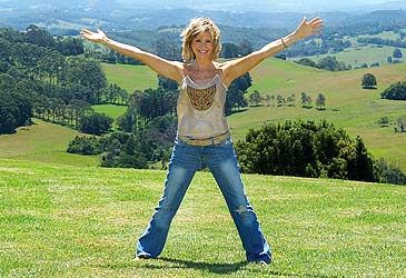 Which retreat did Olivia Newton-John co-found in 2005?