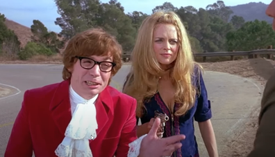 Mike Myers and Heather Graham in Austin Powers: The Spy Who Shagged Me