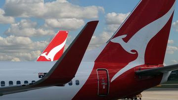 Qantas logo plane