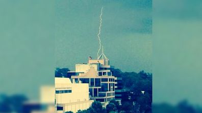 Sydney soaks as thunderstorm rolls in (Gallery)