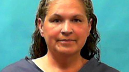 Dee Dee Moore, Abraham Shakespeare'in cinayetinden dolayı hapiste kalmaktadır.