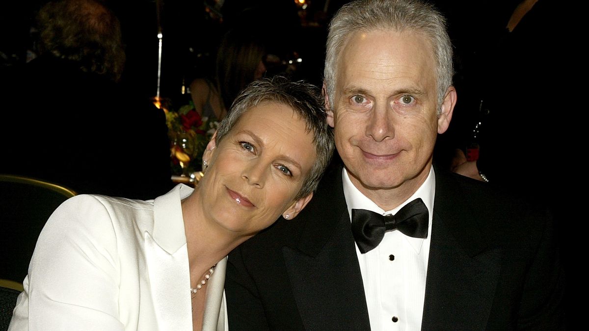 Jamie Lee Curtis & husband Christopher Guest love story: How they met,  relationship timeline - 9Honey