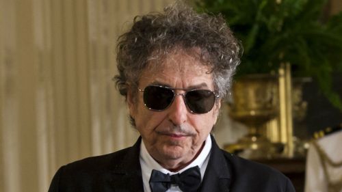 Nobel academy member slams 'arrogant' Bob Dylan