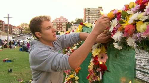 Friends in Australia a holding a final vigil for the Bali Nine duo. (9NEWS)