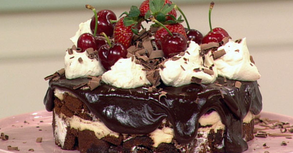 Black forest trifle cake - 9Kitchen