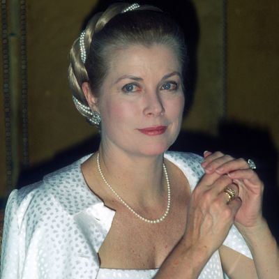 Grace Kelly Jewellery Princess Grace Of Monaco Collection Of Jewels And Tiaras Guide