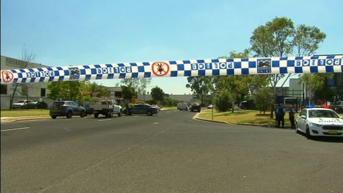 Police created a one kilometre exclusion zone. (9NEWS)