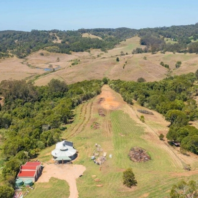 Sick of Aussie airlines? Rural NSW home for sale has its very own aircraft landing strip