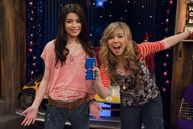 Miranda Cosgrove and Jennette McCurdy star in iCarly.
