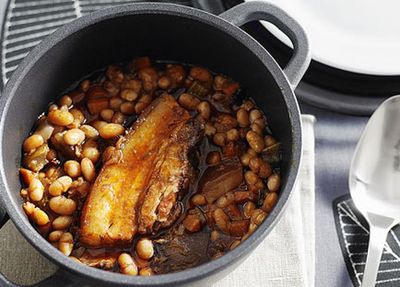 <a href="http://kitchen.nine.com.au/2016/05/17/15/04/pork-and-white-beans" target="_top">Pork and white beans</a>