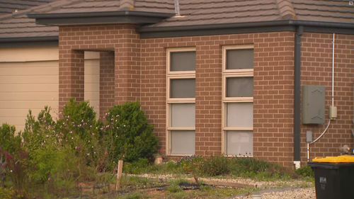 La polizia ha fatto la scoperta in una casa a Brookfield, nella periferia ovest di Melbourne.