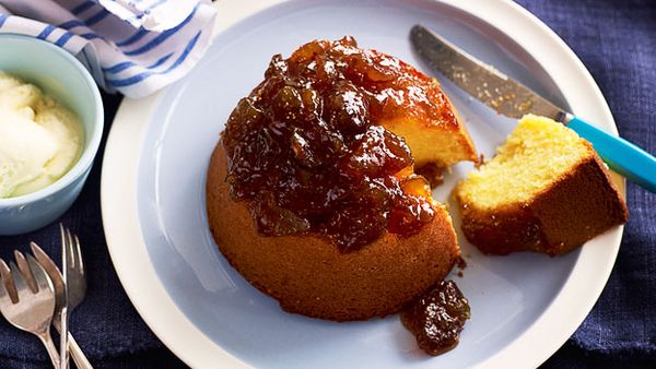 Old-fashioned baked fig pudding