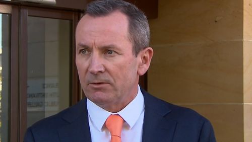 Le premier ministre de WA, Mark McGowan, a soutenu les appels à interdire les nangs après que le gaz addictif du parti ait laissé une jeune femme de Perth incapable de marcher.