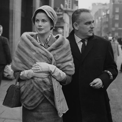 Grace Kelly shopping in London, 1959