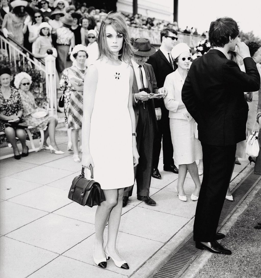 jean shrimpton mini skirt melbourne cup