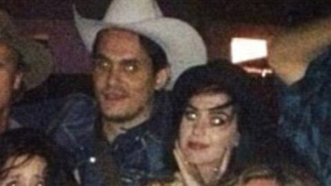 What split? Katy Perry posts lovey-dovey pics with John Mayer