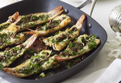 Grilled split prawns with parsley