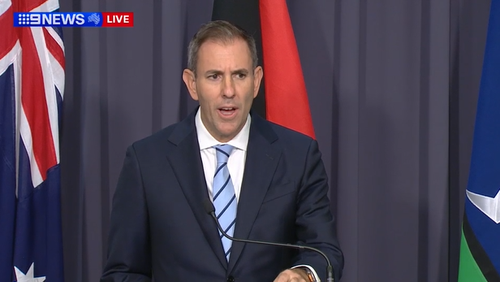 Il tesoriere Jim Chalmers ha affermato che l’escalation del conflitto in Medio Oriente ha contribuito all’inflazione, che era già diretta verso acque agitate.