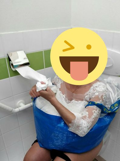 Bride's hilarious bathroom hack