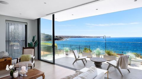 Auctions real estate property Australia Sydney Melbourne Gold Coast 
