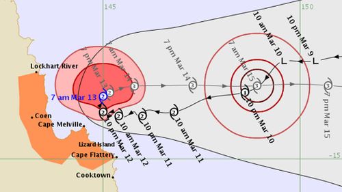 Cooktown cut off by floodwaters as Cyclone Nathan moves further north