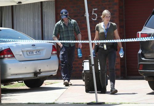 Victorian Police conduct a search of a house in Werribee in the Western suburbs of Melbourne in relation to the arrest of man suspected of plotting terror related activities. (AAP)