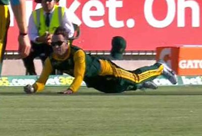<b>South African Faf du Plessis took the catch of the summer when he held onto a one-handed, diving screamer to dismiss Steve Smith.</b><br/><br/>One problem – the catch was made off a Morne Morkel no-ball.<br/><br/>Du Plessis's smile was quickly wiped away as his brilliant catch in the third one-day international was rubbed out for Morkel slipping over the crease.<br/><br/>However, for Aussie fans, the premature back slaps and cheers are just another reminder of what happens when sport stars celebrate too early.<br/>   <br/><br/><br/>