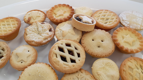 Assorted Christmas fruit mince pies