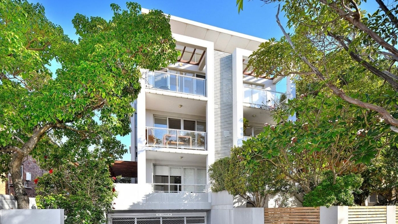 Investor spends $1 million in five minutes to win Coogee apartment